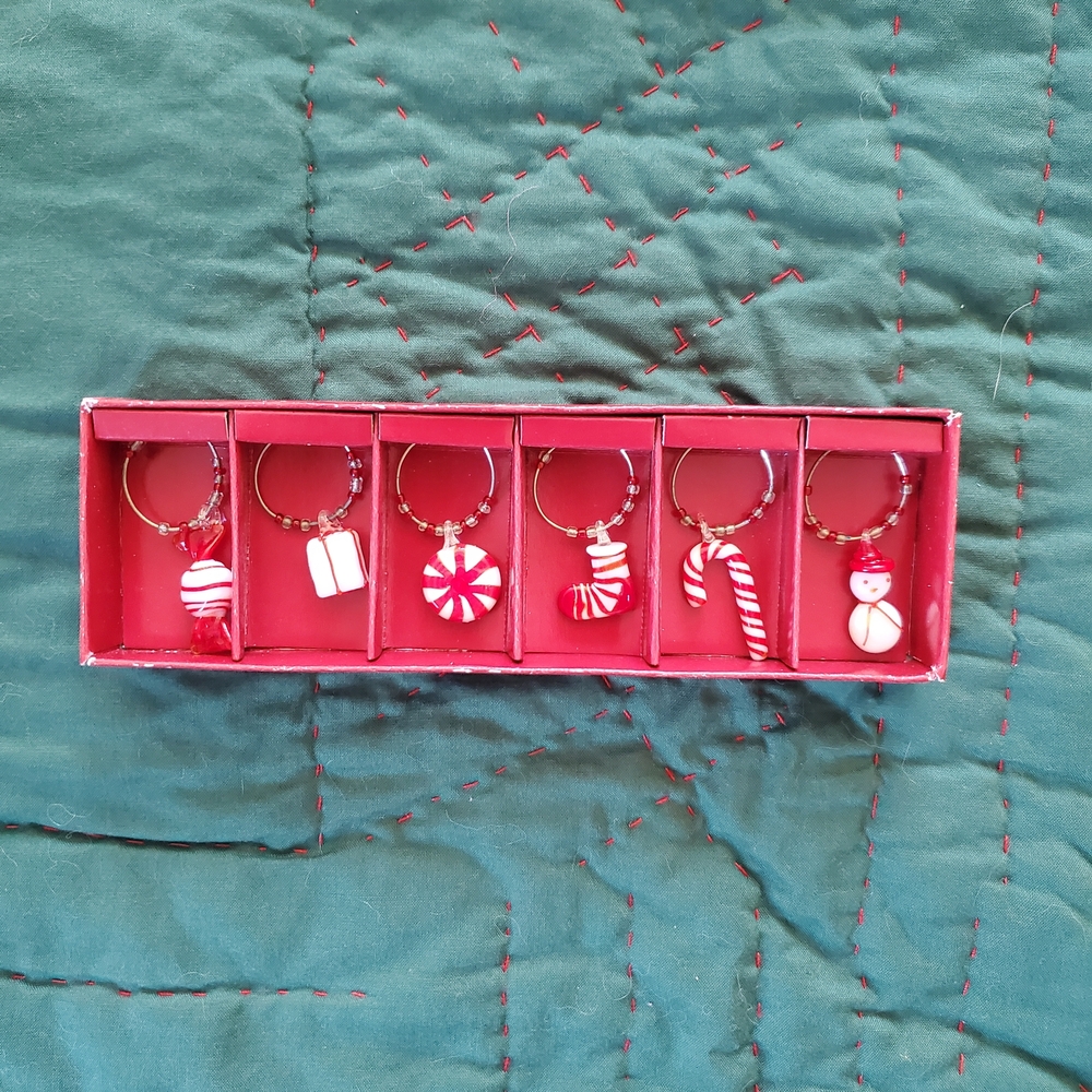 Festive Red and White Wine Charms Set